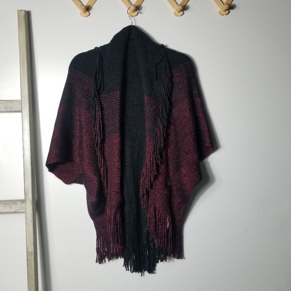 NWT RIAH FASHION WOMEN'S REDDISH PINK AND BLACK SHRUG WITH FRINGE
